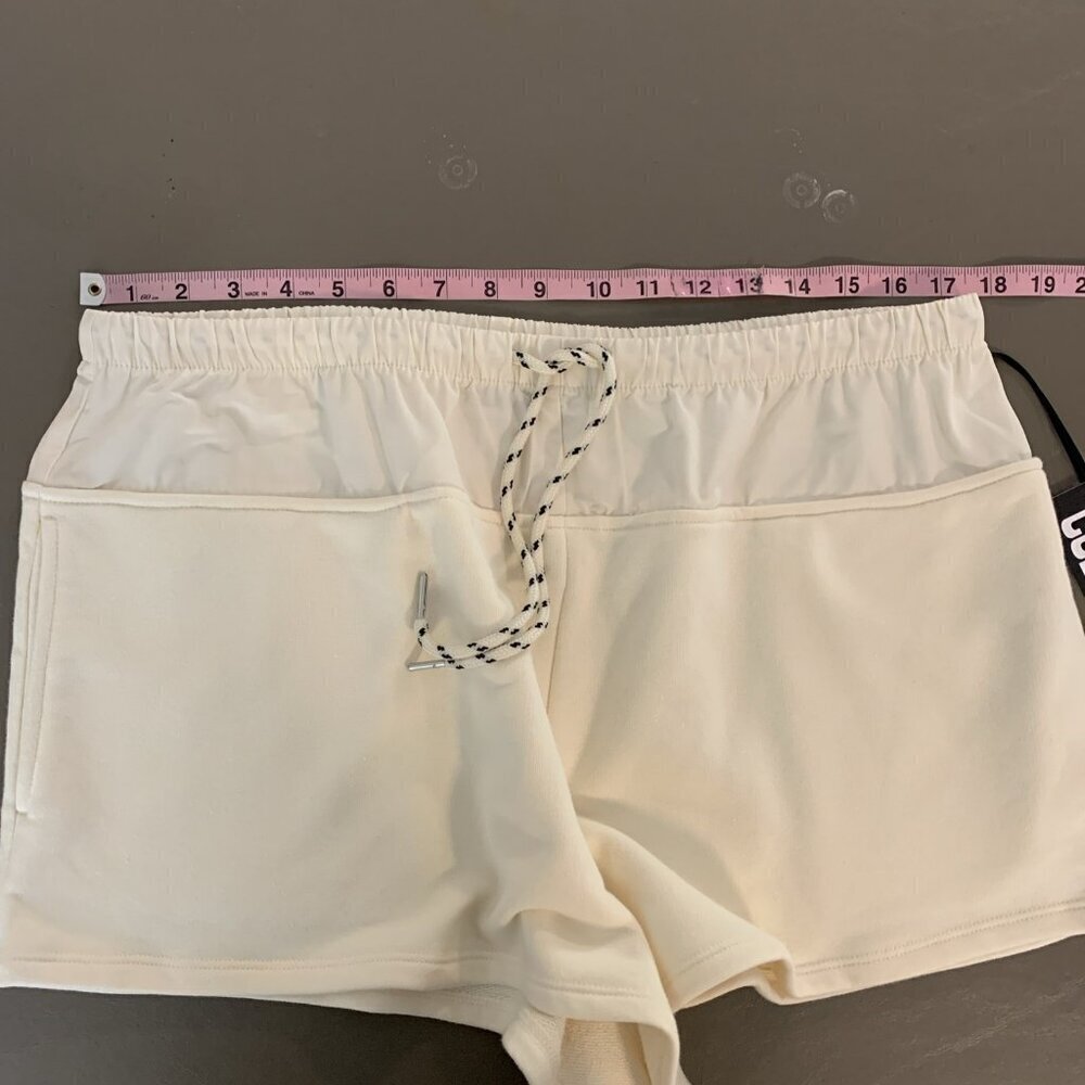Future Collective Womens Shorts NEW L Off White Cream Pull On‎ Knit - Picture 11 of 16